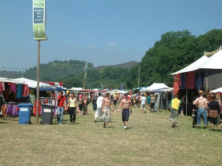 Festivāla tirdziņš